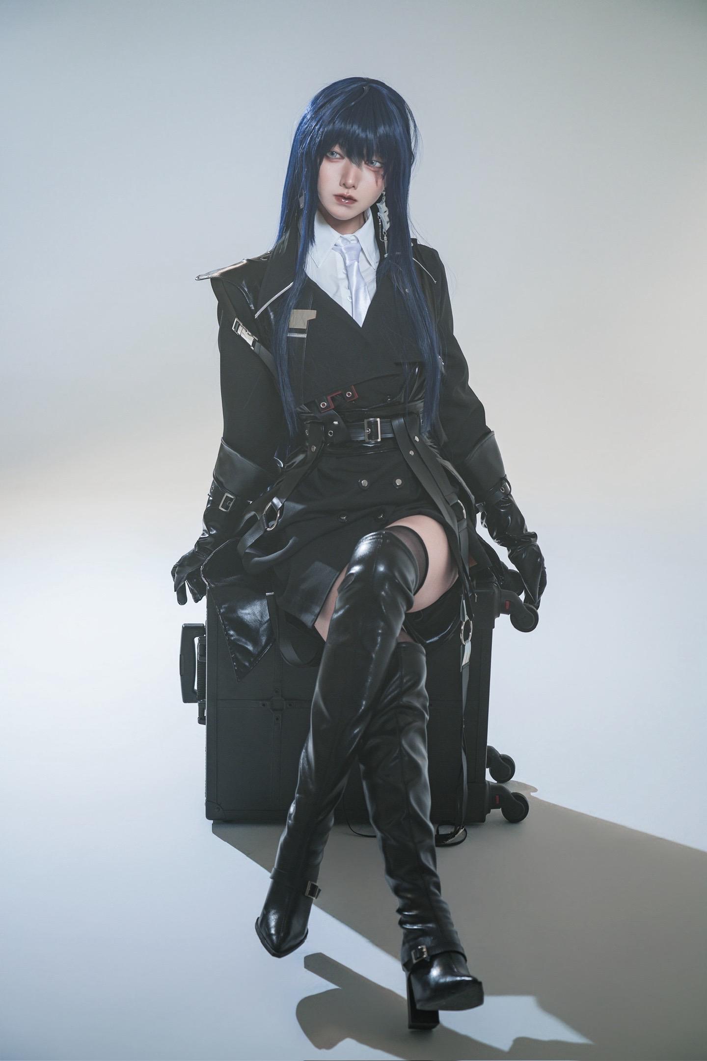 贴身守护也是骑士的职责🗡️。之前出的无期迷途罗睺，拍一些全身～ 很爱...