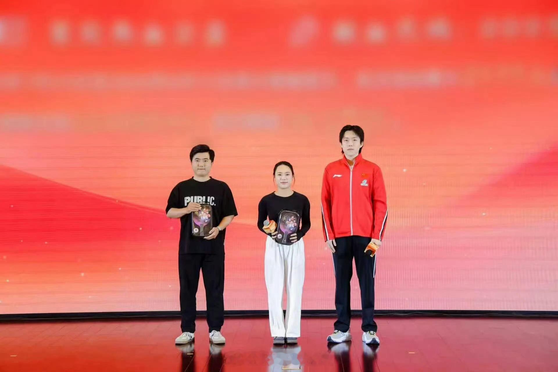 真的被这张惊到伟岸板正的巨耶一只 
