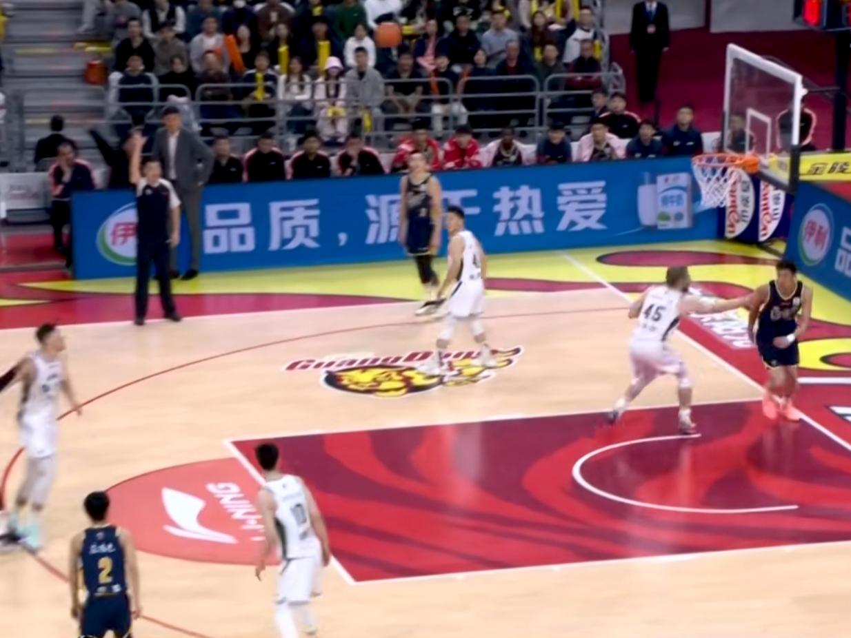 广东队虽然赢球，但也暴露各种各样问题，接下来该如何调整呢

广东队这两场比赛，虽