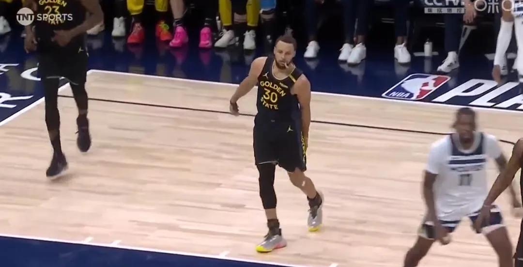 NBA分区半决赛，
一共四场对决，
3场的局面一某一样，
不仅大比分都来到了3：