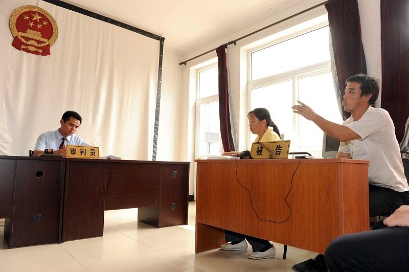 这案子真的刷新认知，俩人差22岁，婚外恋谈了快两年，没同居没发生关系，男方前前后