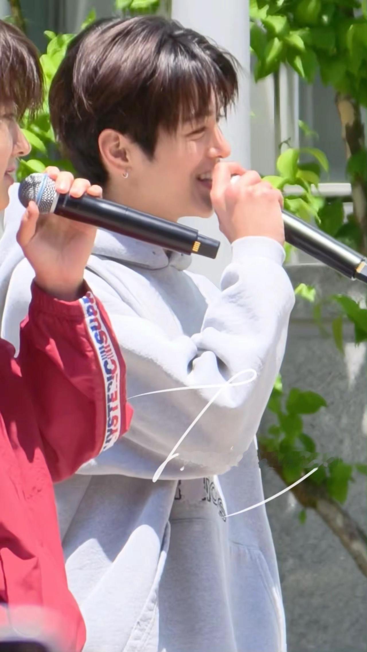 发现一只安小狗keonho