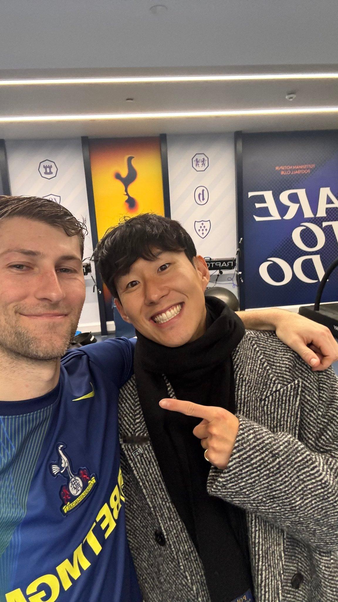 本戴：“能见到他真的很开心。我很想念他每天在球队里的日子，不过我们一直都有保持联