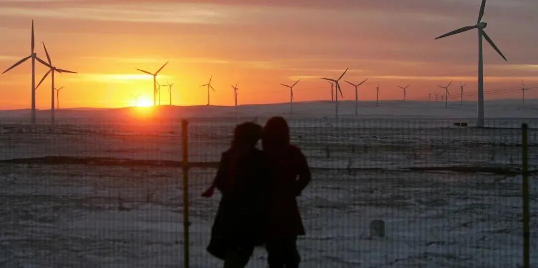 特朗普说拜登：年轻时我笑话你，变老后就变成了你——在今年的达沃斯论坛，最反感新能