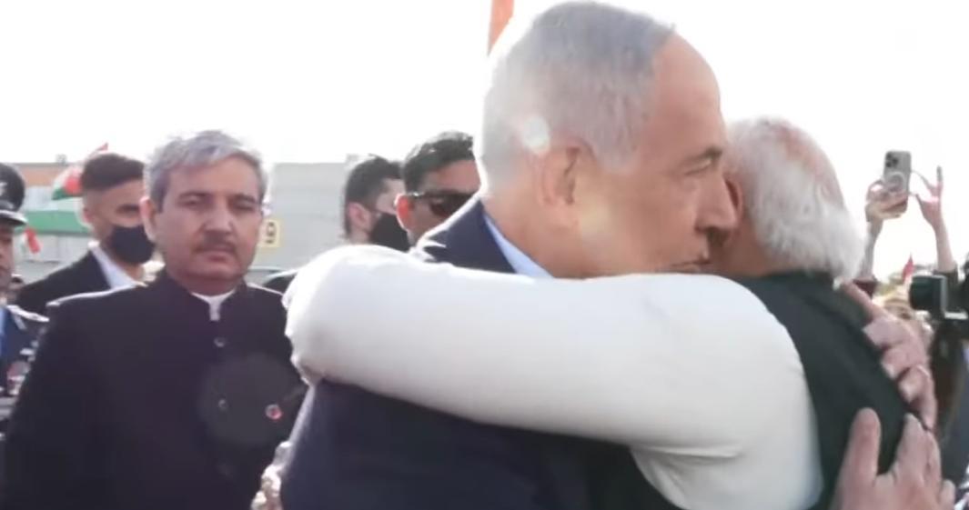 莫迪26日刚从以色列结束访问，与内搭尼亚胡拥别，28日以色列联合美国突袭伊朗，按