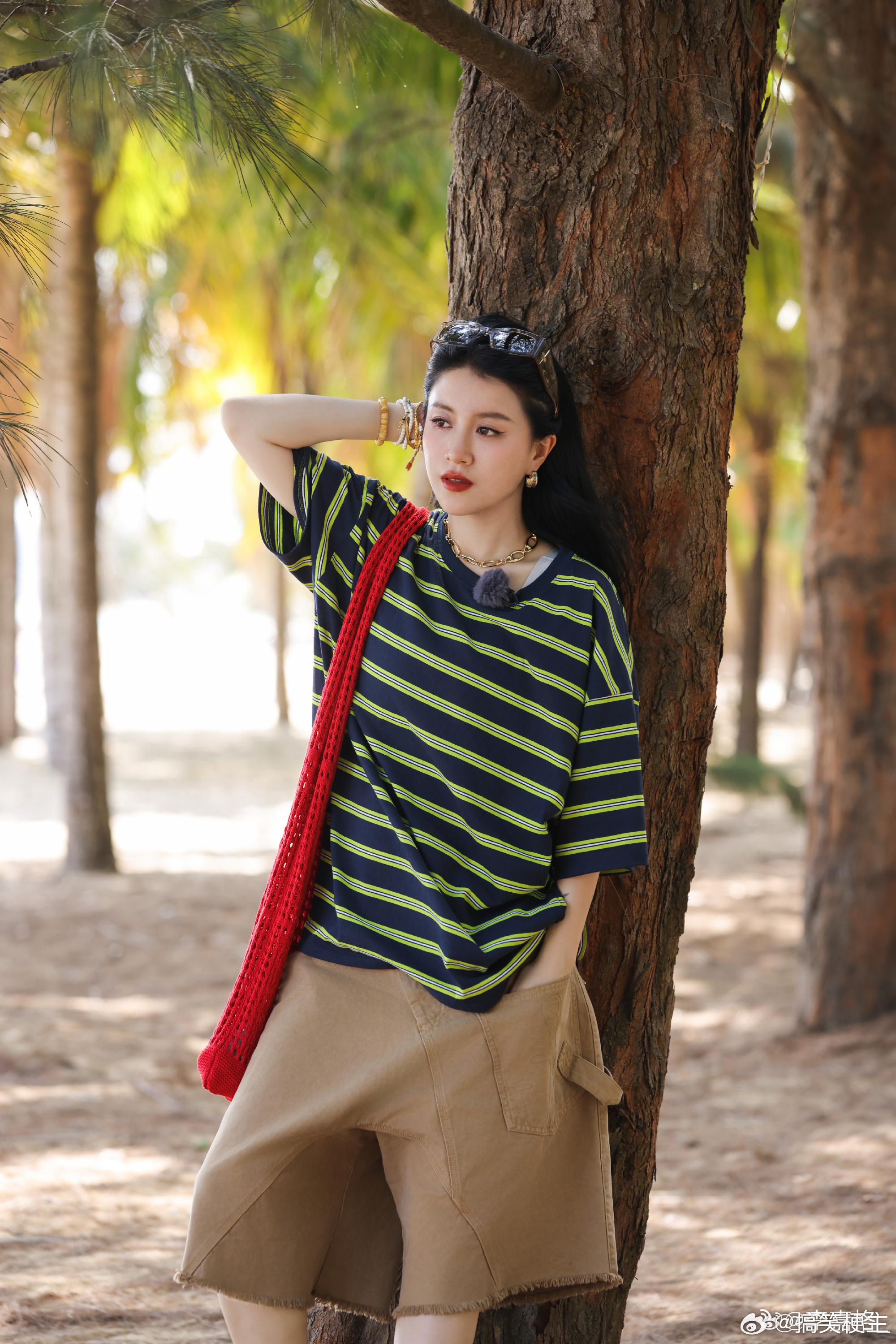 李嘉格被爆男友陪同录节目我们的爸爸导演直播间的瓜太甜，李嘉格录节目全程有男友陪伴