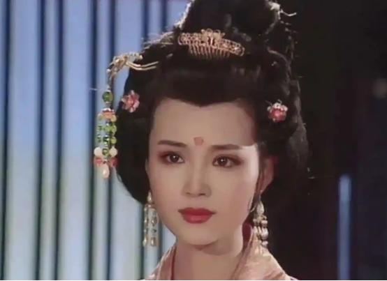 710年，李隆基率军杀入宫中，在除掉了韦后和安乐公主后，当看到在一旁瑟瑟发抖的上