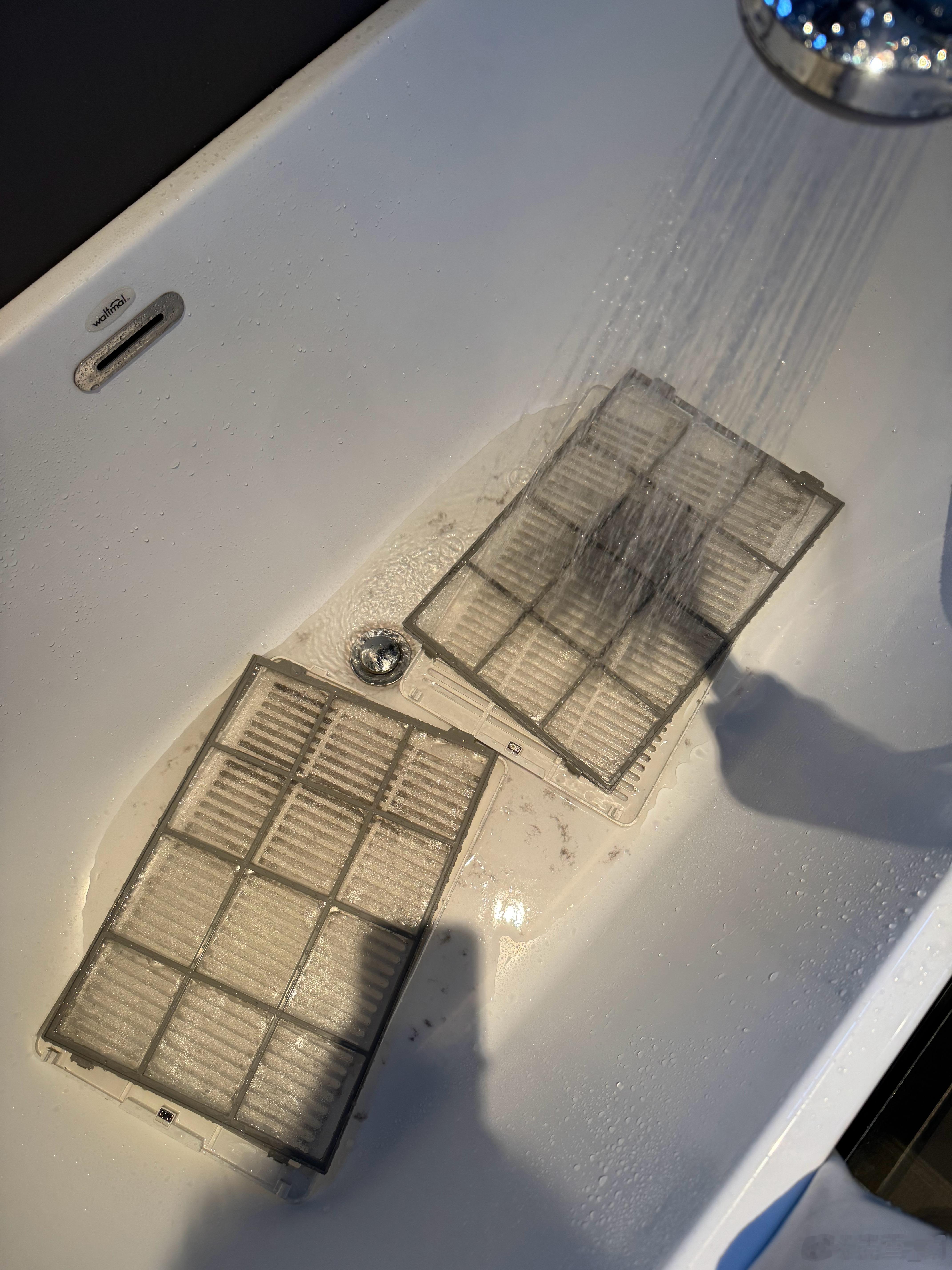 家里大概有十台airx的空气净化机，我前段时间都在想把它们扔了，这几年也没在国内