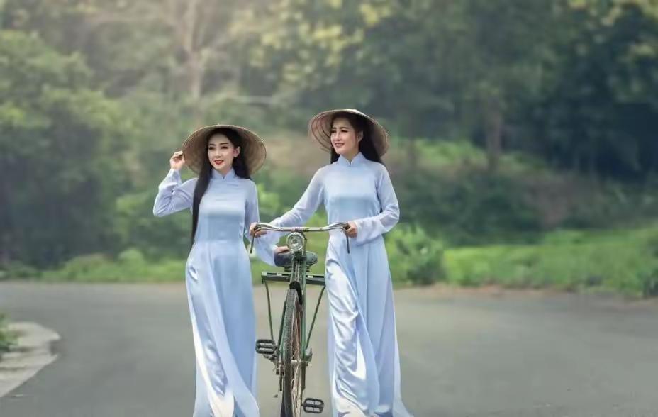 东南亚几个国家里，泰国、马来西亚早就是热门去处，热闹得不行。唯独越南，一提起来，