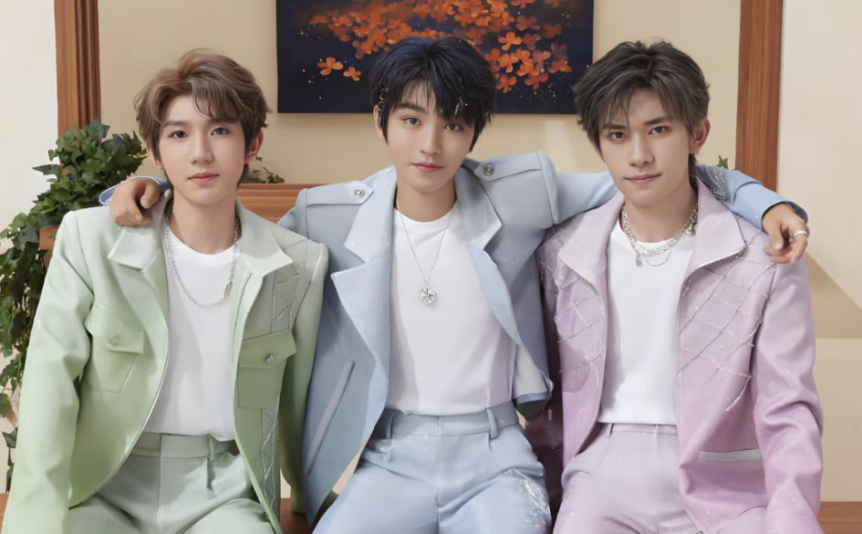 TFBOYS十三年了!十三周年快乐啊🎂时间过得太快了，又是一个盛夏，你们都长大