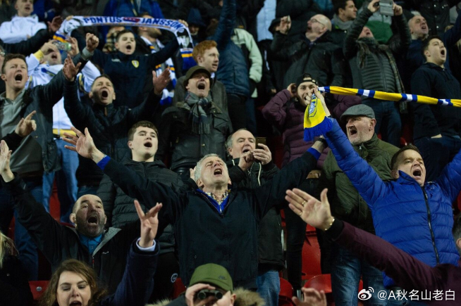 据《镜报》报道，利兹联希望将涉及恋童癖吉米·萨维尔的球迷歌曲定为“悲剧嘲讽”的违