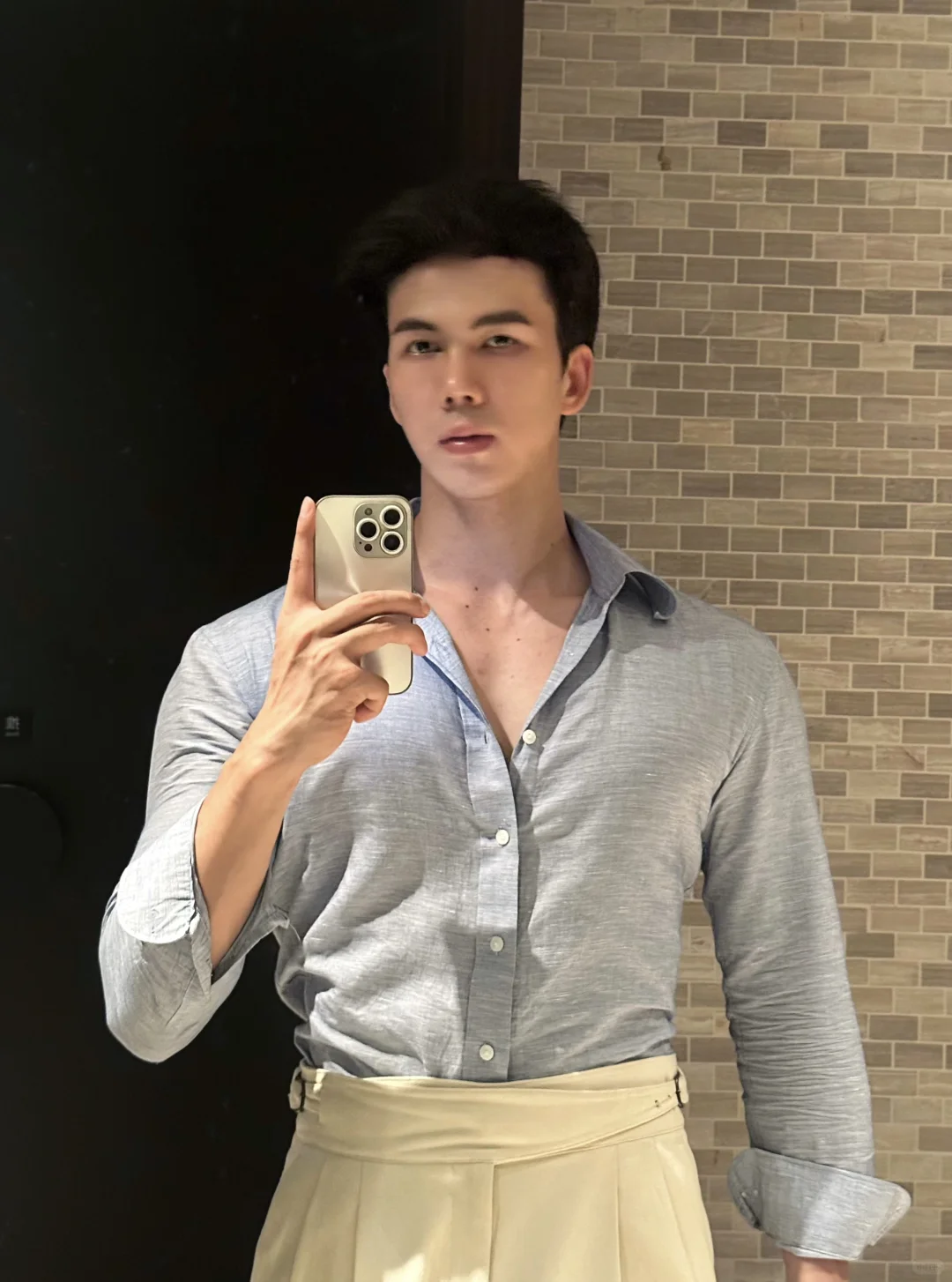 190cm 88kg 每天都这样去公司