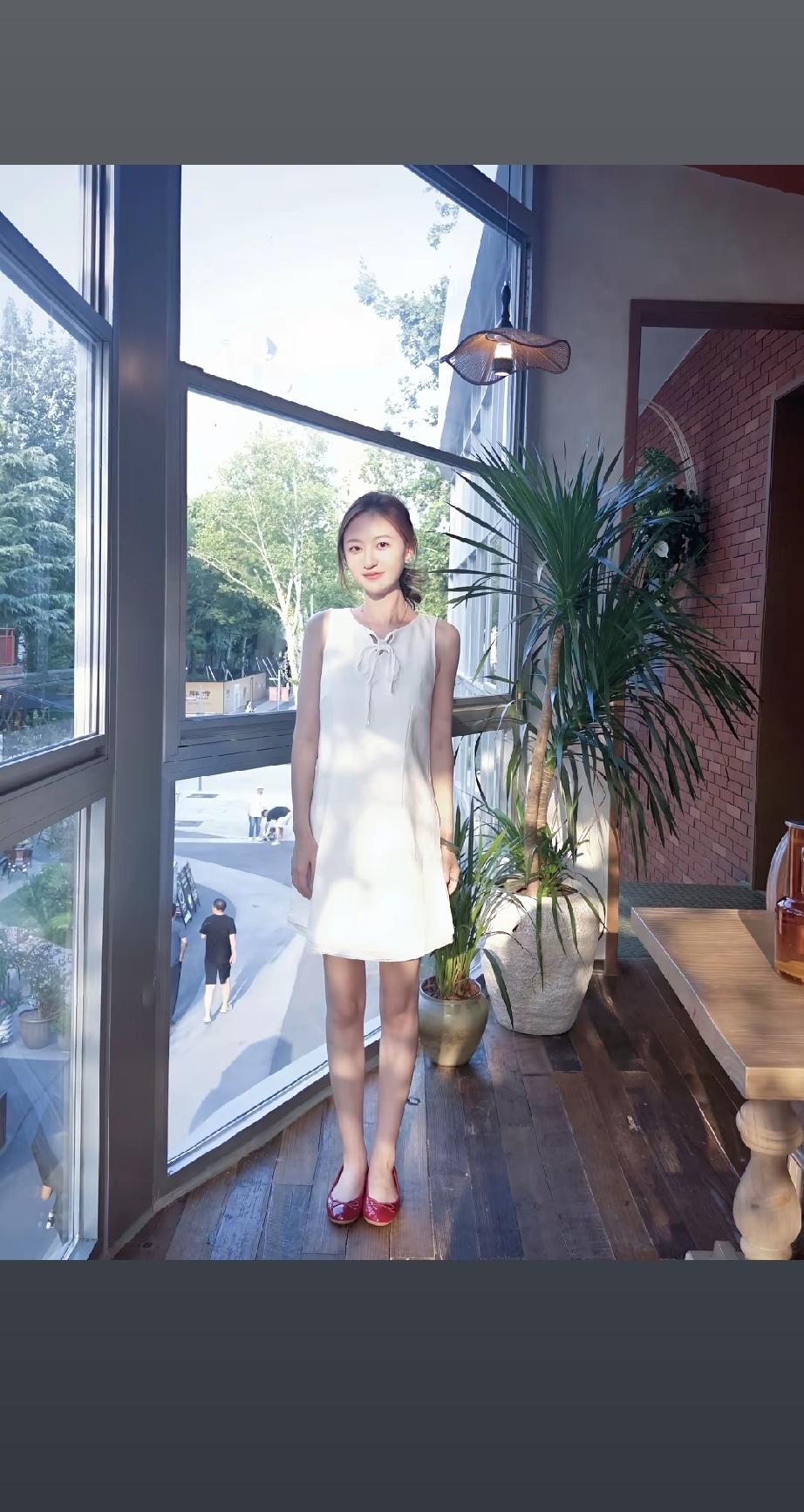 耐看型女人是什么样的? 女生怎么穿搭会看上去很优雅 每日搭配分享·时尚穿搭 晒出