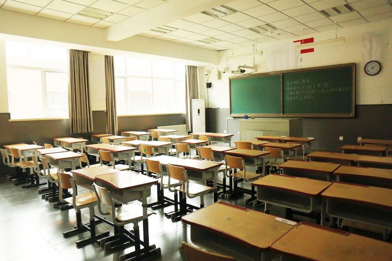 宁波中小学幼儿园托管服务暂停校外培训机构停课 根据气象预报，今年第9号台风“巴威
