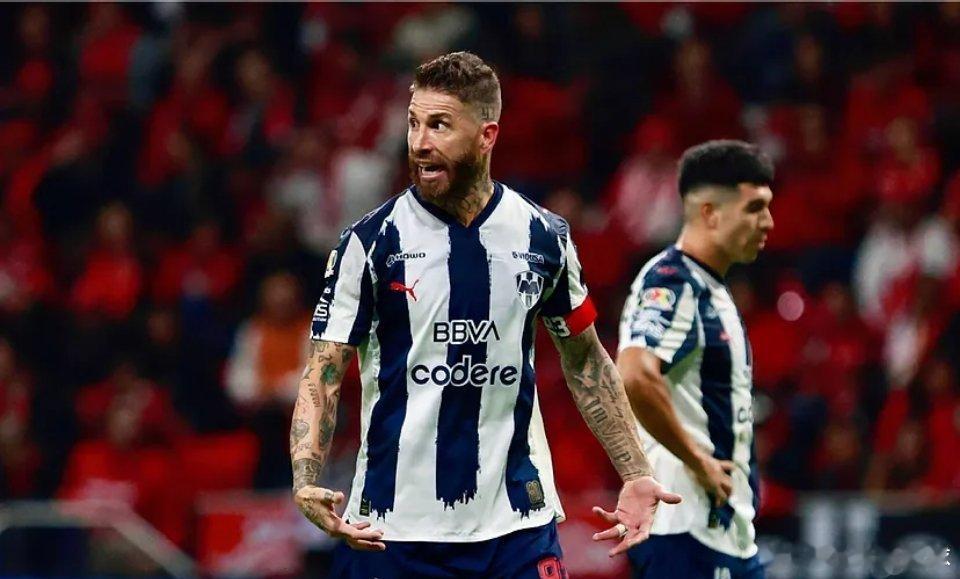 据西班牙《马卡报》报道，前皇马球星拉莫斯最近因为突然宣布离开蒙特雷，遭到当地媒体