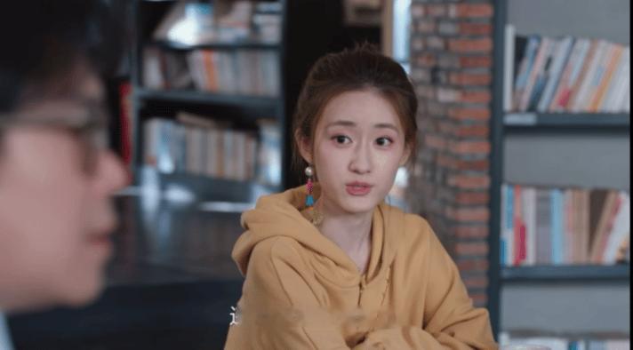 张晓雯连彭昱畅林允cp名都想好了 被电视剧年少有为里的双胞胎前台可爱晕了！是英皇