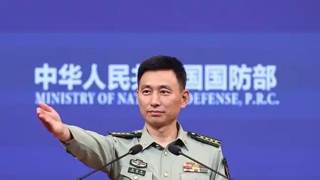 国防部强硬表态！赖清德当局大肆挥霍民脂民膏，一意孤行穷兵黩武。以武谋独正在一点点