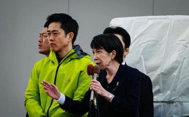 下台倒计时？高市被送医治疗，日本30人身亡，俄方对日本下通牒。高市早苗本想借着提