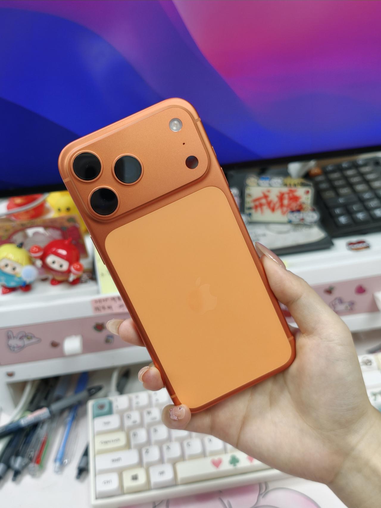 手持iPhone 17 PM有点后悔了…想换Find N6！

手持iPhone