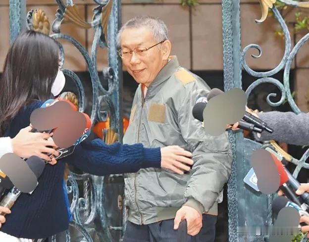 岛内媒体今天称，所谓“北检”很政治，何不科学“办案”，矛头直指“北检”，押了柯文