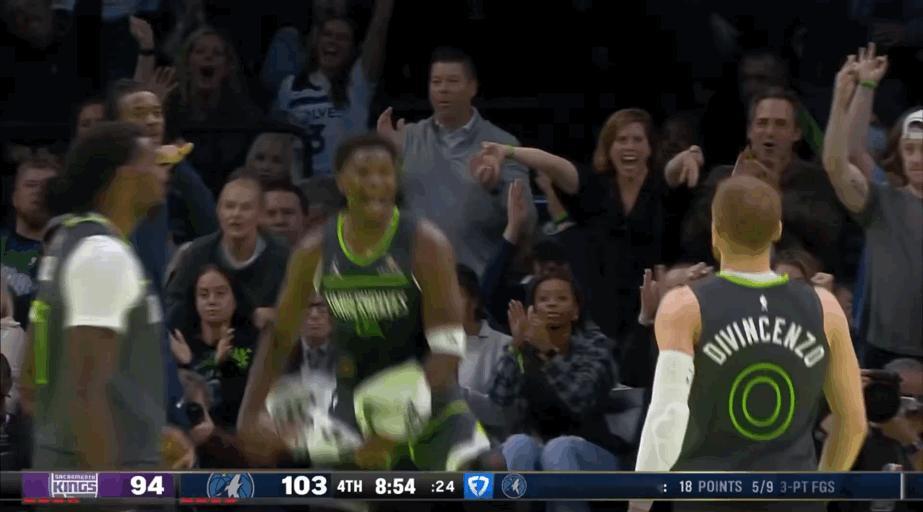 “迪温琴佐就是我爹！”大佐今天5记三分球，全能输出20+6+5，首发坐稳了已经；