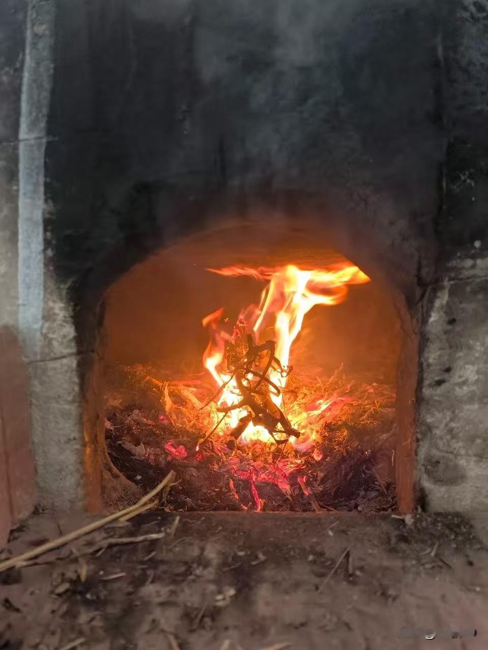 一大早看到很多
关于创新药利好的新闻，
是不是意味着医疗行业基金准备结束跌跌不休