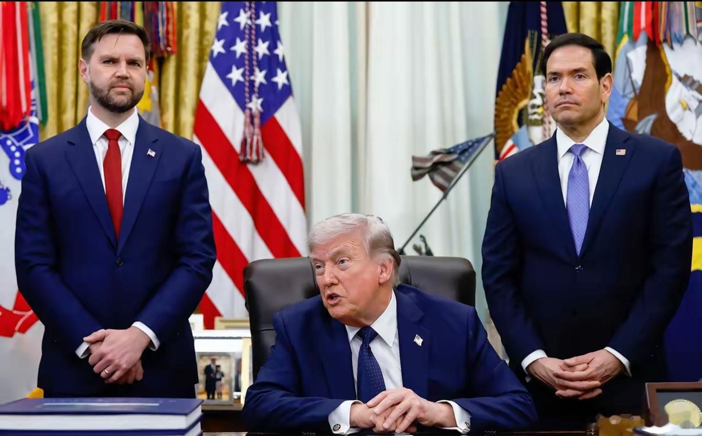 特朗普说，万斯和鲁比奥搭档参选2028可谓完美的理想组队。 