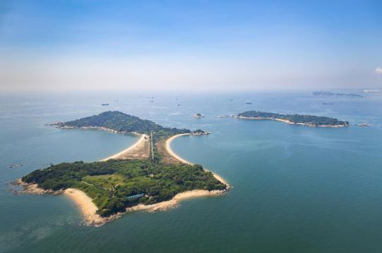 台湾，不能无限期拖下去。每拖一天，美国搅局就深一分，日本、英法印澳跟进的影子也更