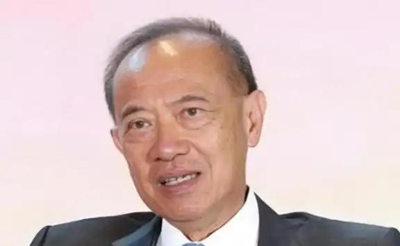 终于有人说出了大实话！新加坡前外长杨荣文说：不要看美国动不动就威胁中国、制裁中国