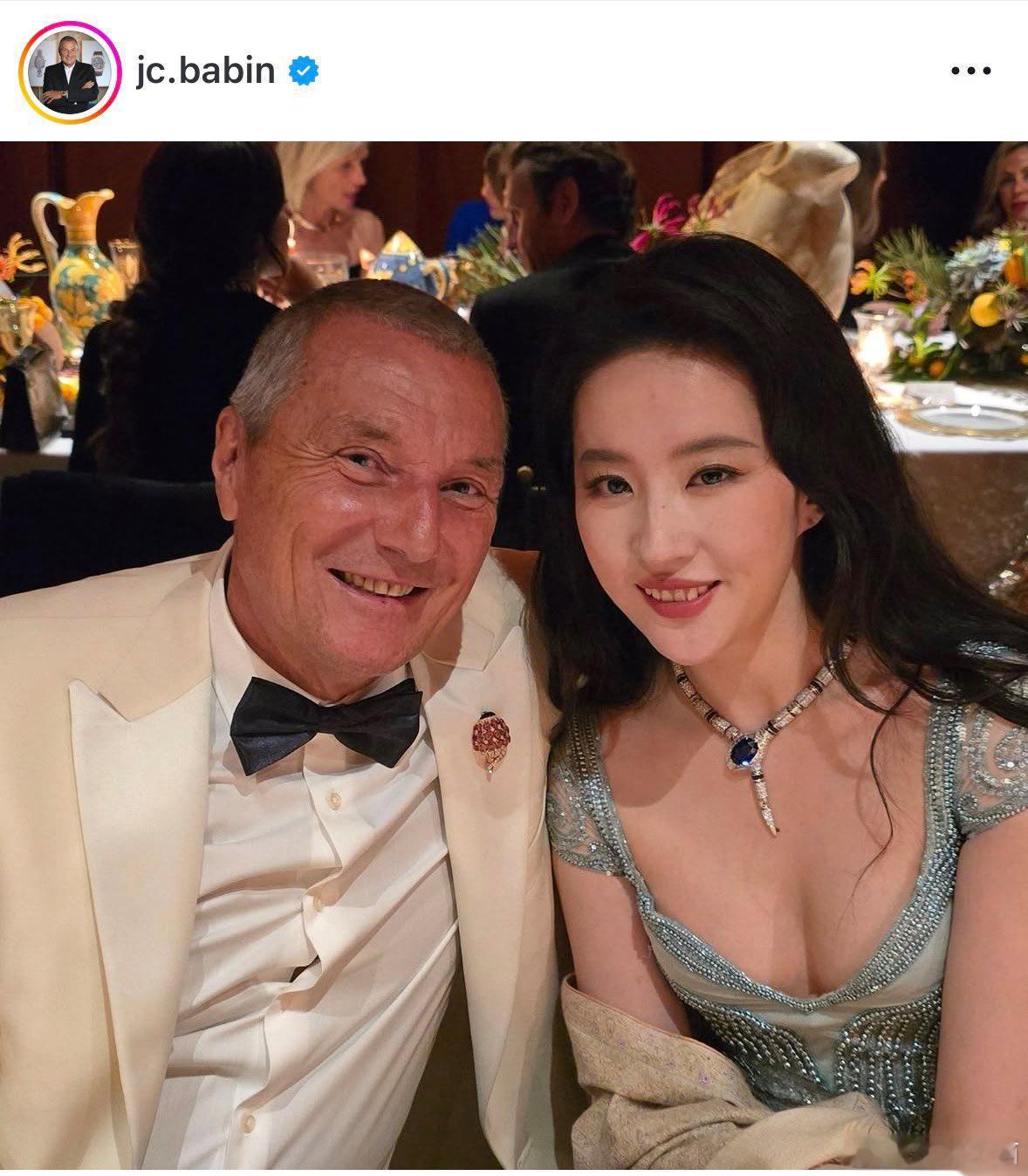 宝格丽CEO用行动证明，他没有帮明星P图的义务 