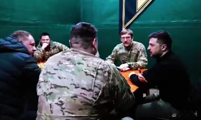 红军城！泽连斯基来了！

一座响亮的城市名字，现在成为俄乌战争中的焦点。

据俄