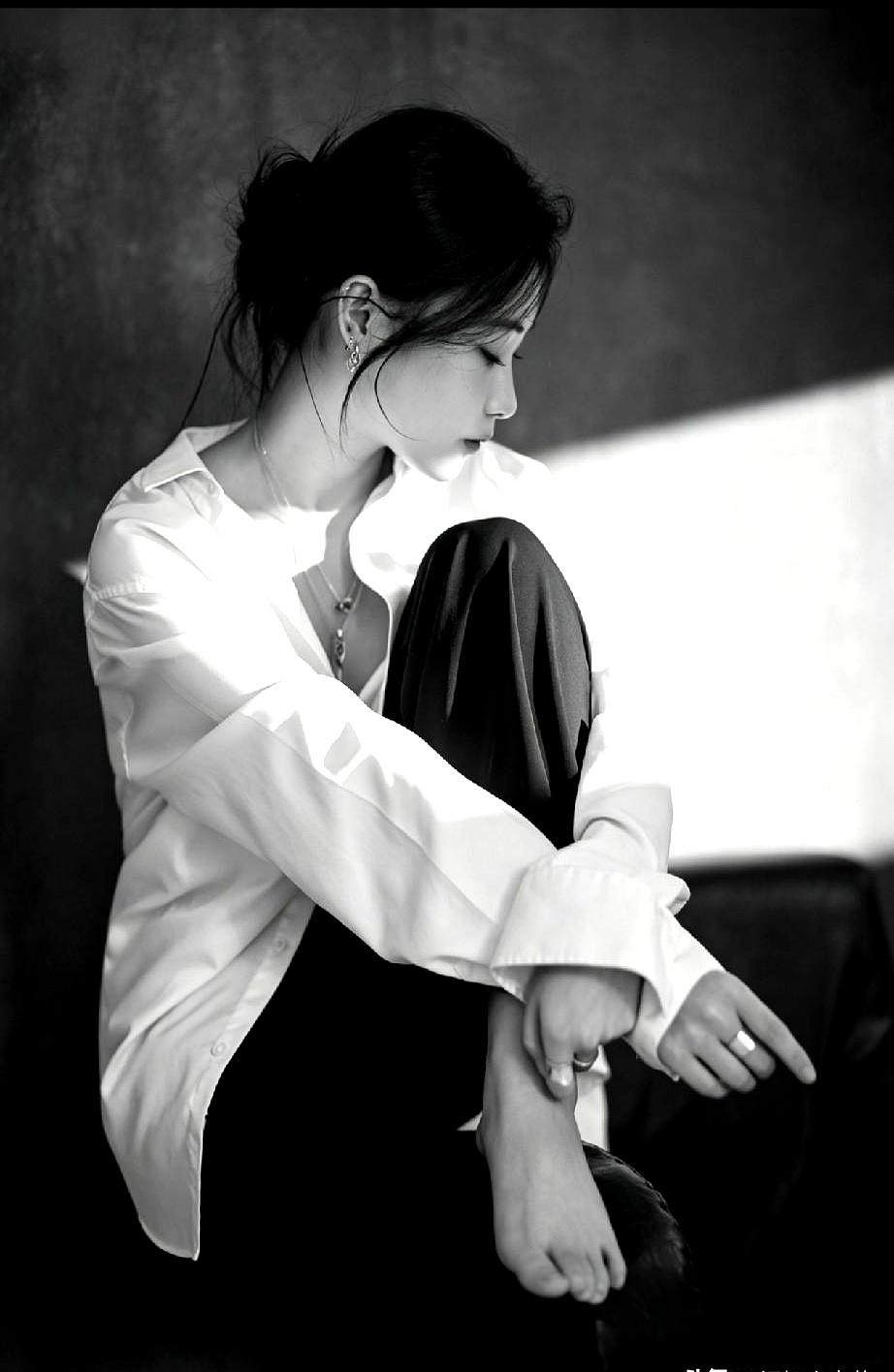 男女一旦越过那条线，真还能若无其事当朋友吗？
说实话，别自己骗自己了。
冯唐那句