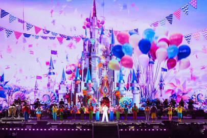 周传雄为粉丝多开一年巡演 周传雄用真诚和热情回馈粉丝，决定多开一年巡演，倾听每一