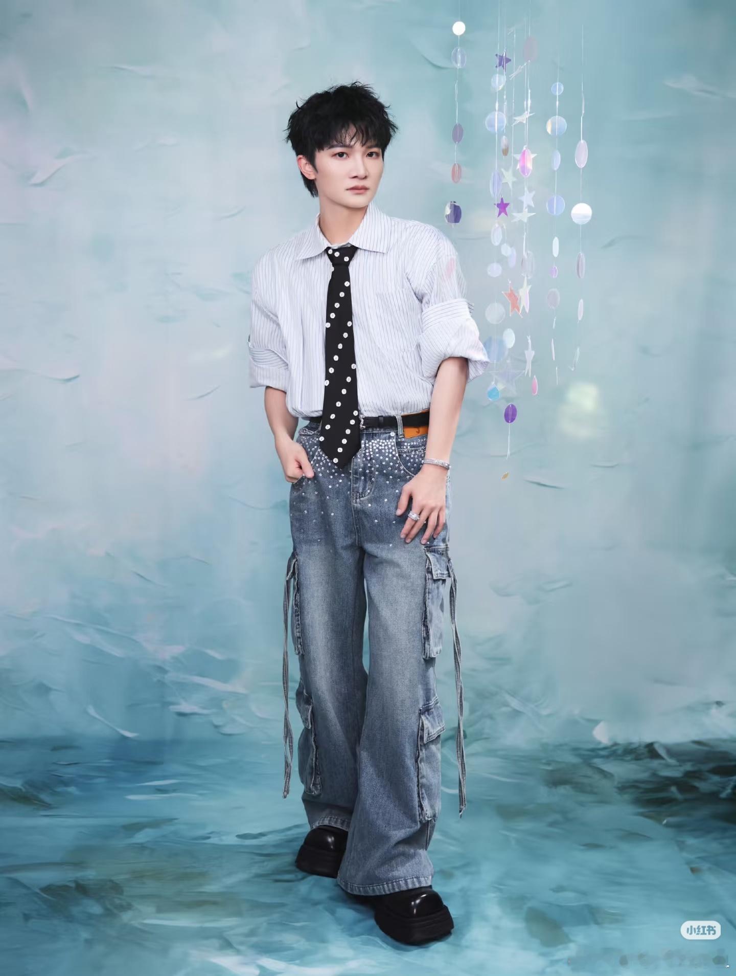 周深腾讯音乐由你榜5️⃣周深家里家外2主题曲时间啊 一定会帮你见证，向左或向右 