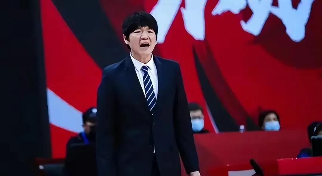 山东再次被逆转，CBA本赛季5大主教练下课：
1.丁伟（山东）
最近一场比赛直接