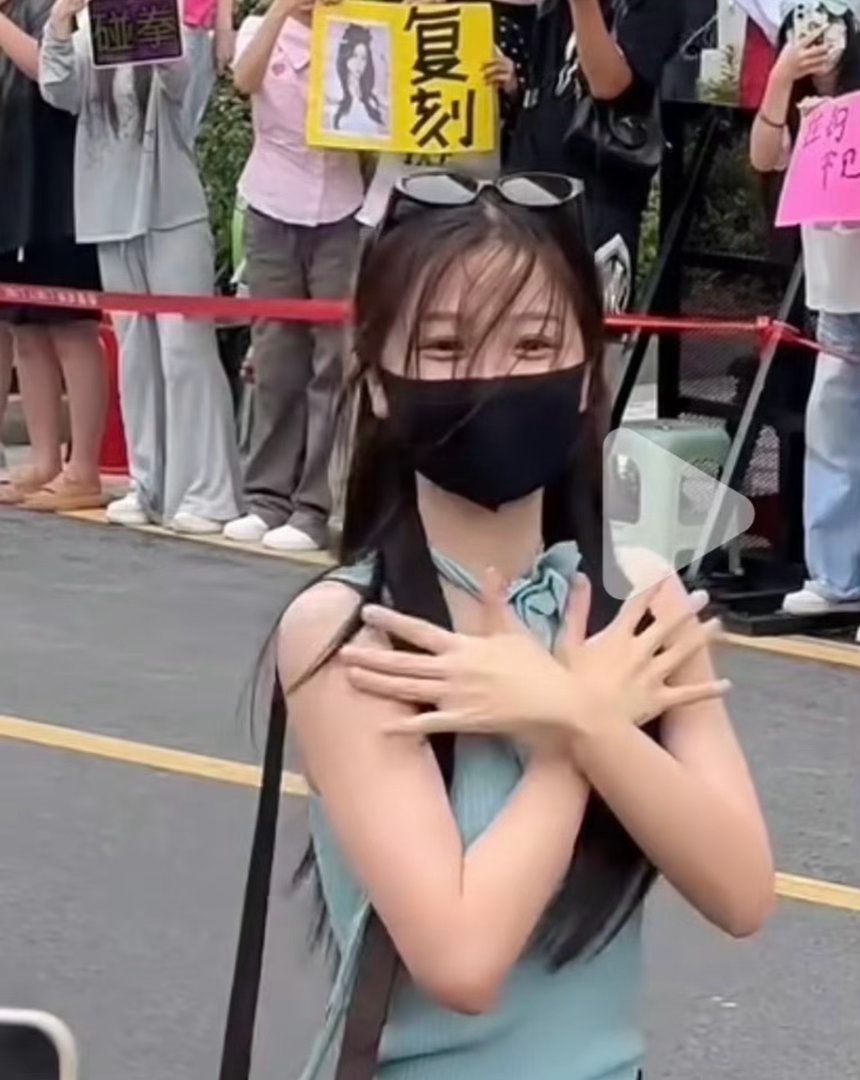 是口罩太小还是脸太大？ 