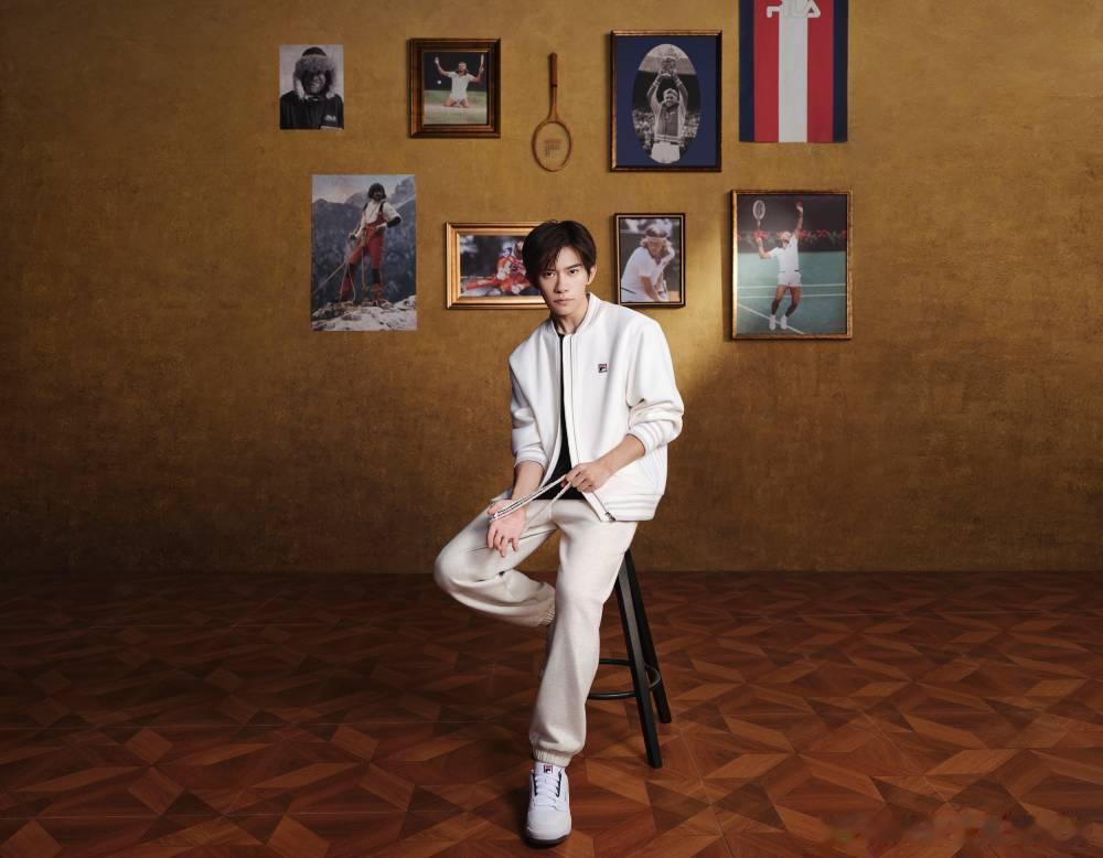 易烊千玺的意式狂想  在这场意式狂想的旅程中，易烊千玺与古老艺术的对话，仿佛灵魂