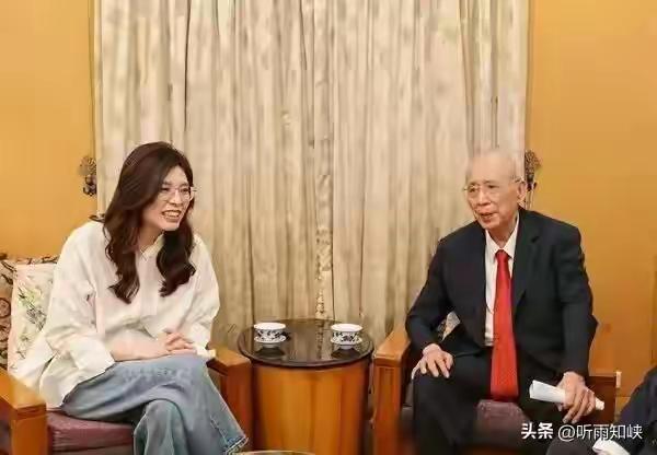 郑丽文此次访问大陆前，受到国民党内不少元老的支持，更是出现了党内前所未有的团结气