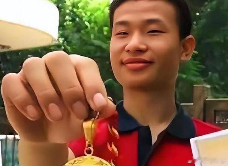 我都不敢正面和韦神对视，我怕他下一秒就算出我是个二百五[泪] ​​​