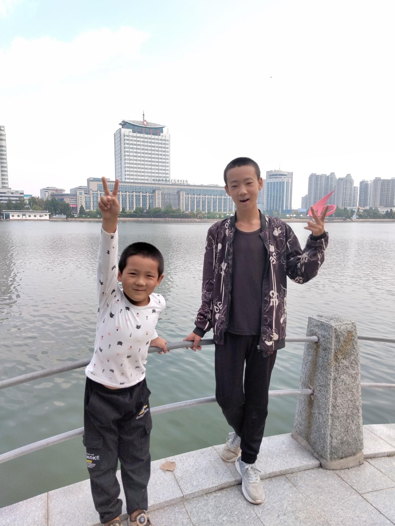 美好瞬间 亲子时光 俩儿子