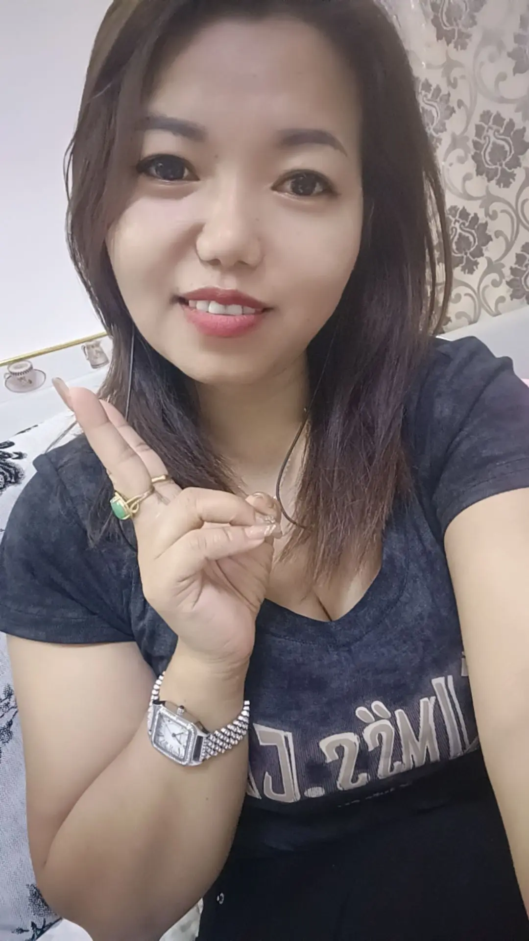 心软和不好意思，只会杀死自己，理性的薄情和无情才是生存利器。