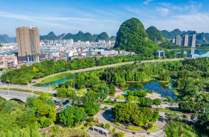 2026年6月，经教育部批准，以广西职业技术学院为基础设立广西职业技术大学。公办