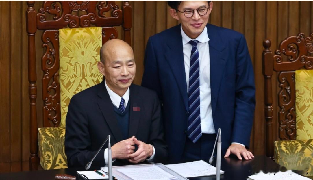 告别立院！黄国昌找韩国瑜合照

立院今天（30日）召开本会期最后一次院会，直到晚