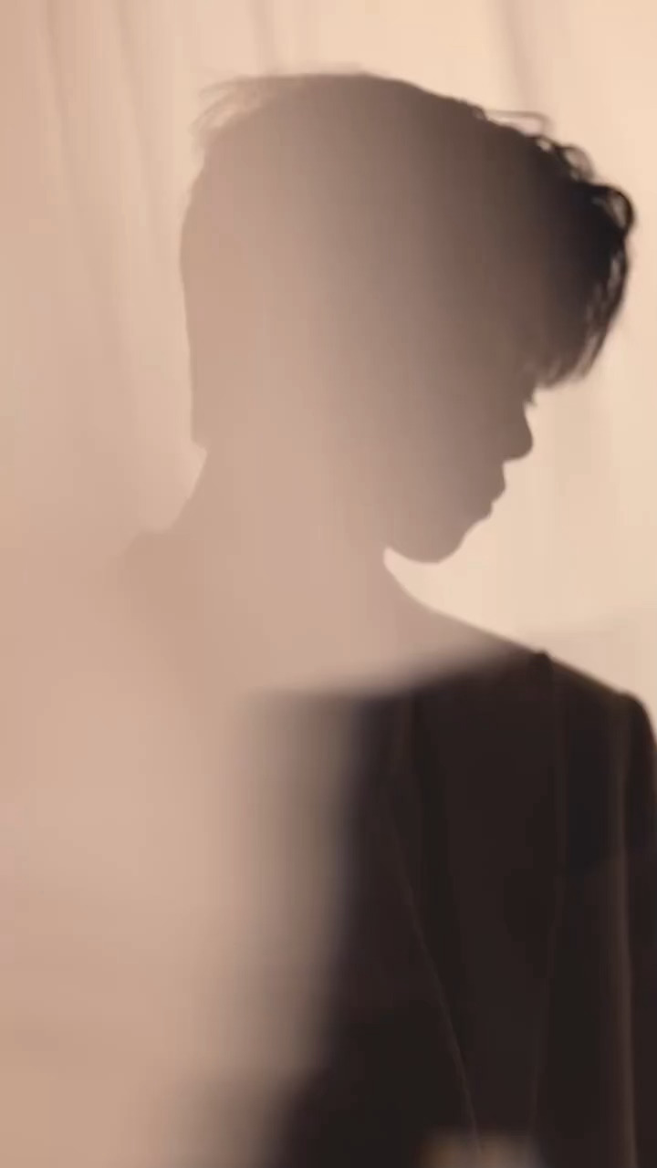 梓渝 CT梓渝CT视频预告 好长的睫毛 好漂亮的侧颜 高级感扑面而来 燥候正式官