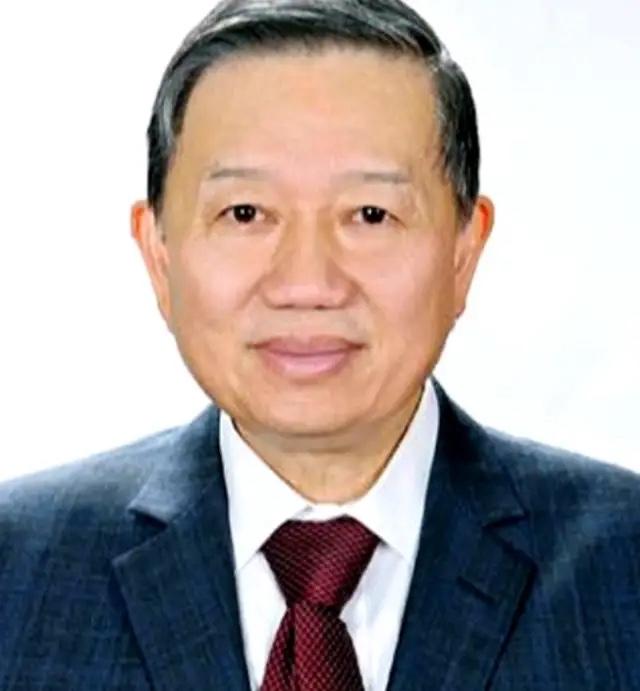 越南如今态度的转变似乎已然明亮，在中国和日本对峙的今天，新加坡都站了出来站队日本