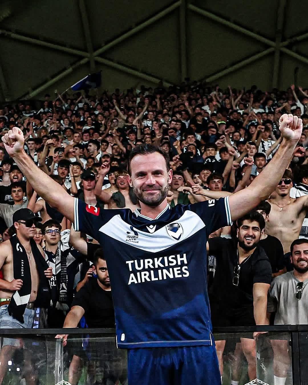 效力墨爾本勝利，37歲嘅桑馬達職業生涯又多一項榮譽- 澳職1月最佳球員。👍 