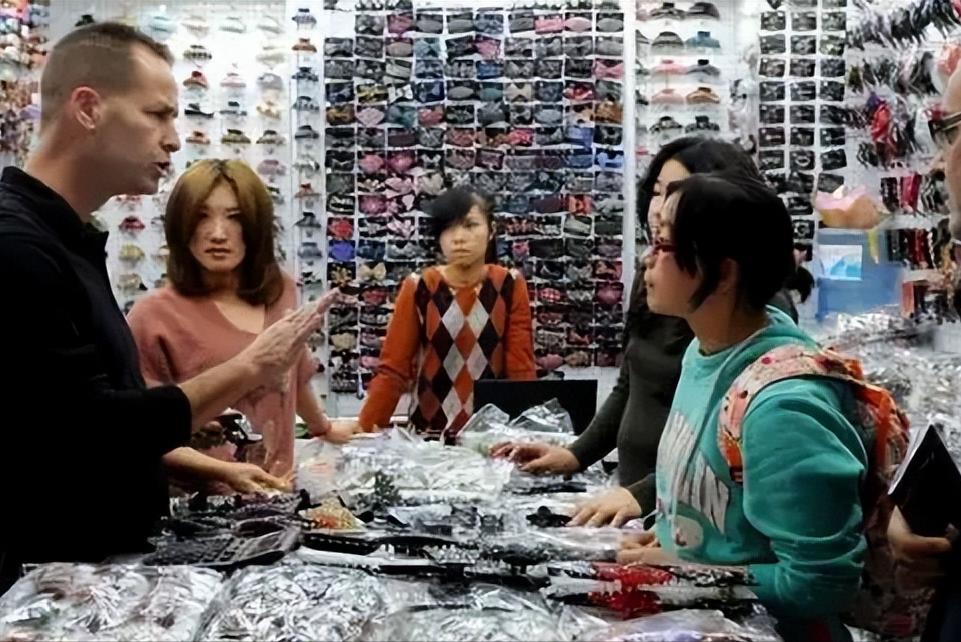 在世界贸易中，中国的商品真的不可替代吗？夸张点说，但凡没了义乌，外国人都得哭爹喊