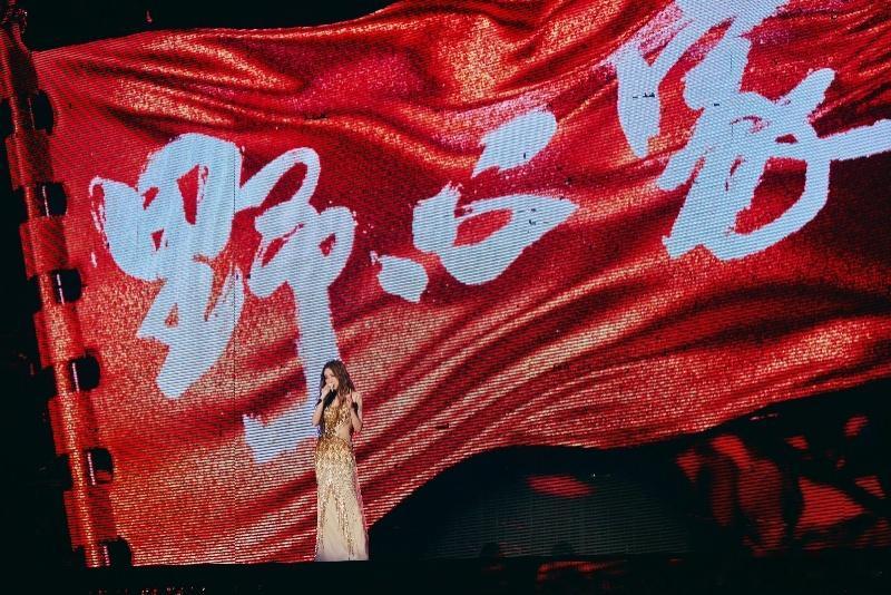 张靓颖巡演收官站澳门开票 一路追光，终至澳门。 「追」世界巡回演唱会收官站开票官