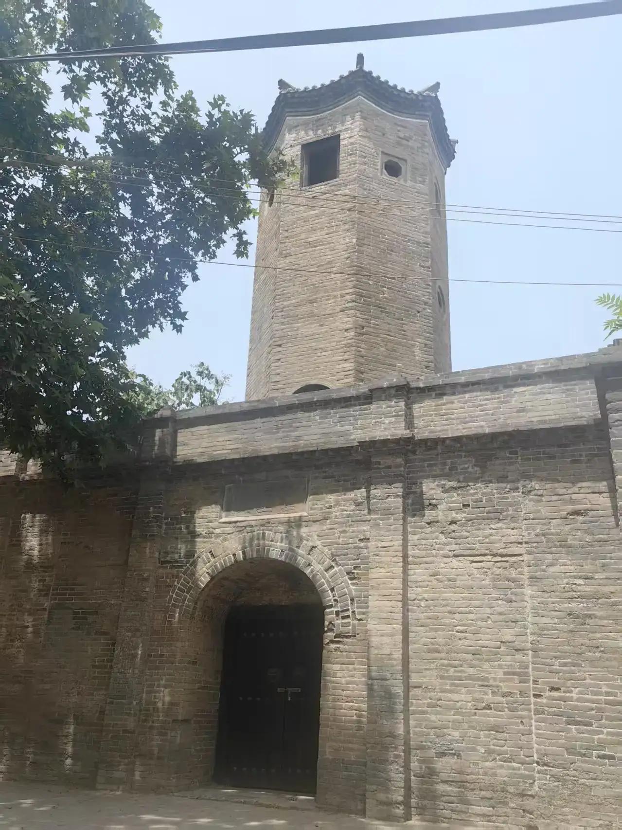 荥阳真不会玩！古城，古迹，山水，名吃真不少！但玩不好也是个毛病！像中原棋遇记搞的