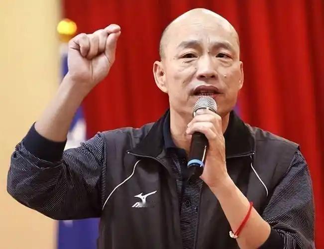 立法院长韩国瑜公开表示“台湾是全球华人唯一能做到100%民主的地区”，这句话一出